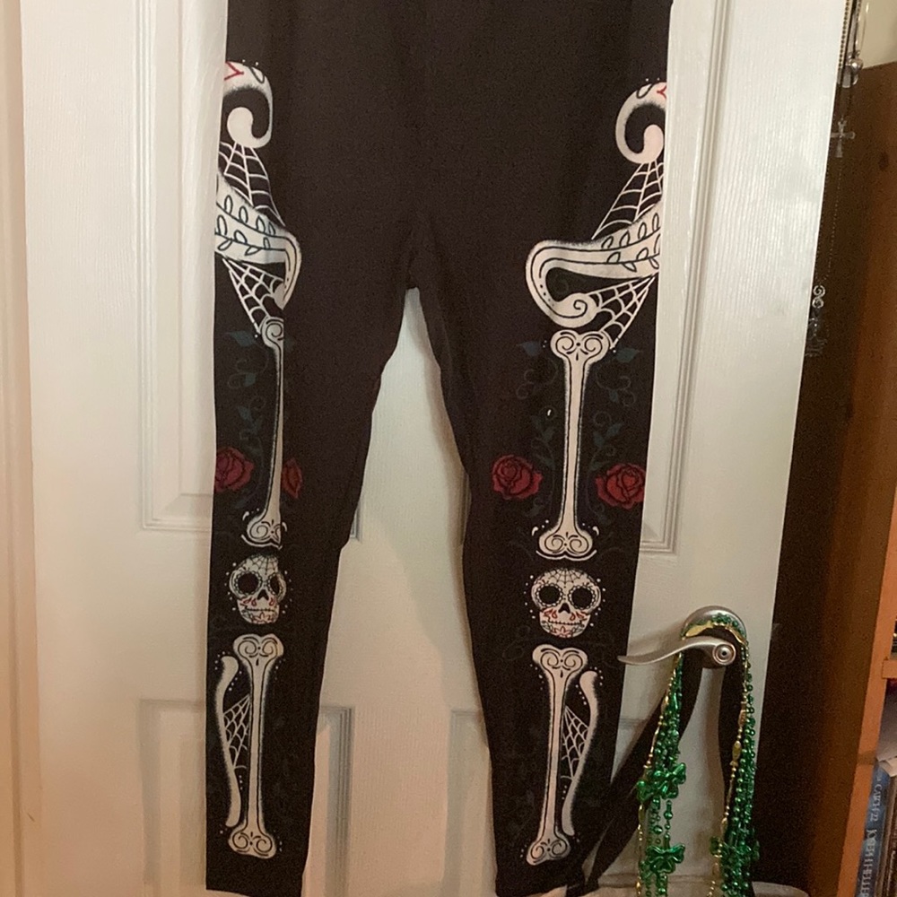 Skeleton leg bone leggings TC LulaRoe